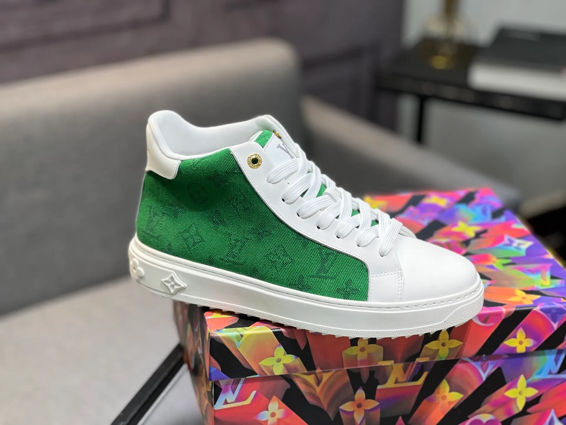 Men's shoes 💰560 LV Louis Vuitton. The latest fashionable casual shoes are popular in physical stores. New spring and summer comfortable imported cowhide, cowhide mesh, unique jacquard fabric element design. With sheepskin lining, Lv original base, [sun][sun] high-end packaging and high quality💪Details determine quality, welcome to compare🇮🇹Code number 38-44, 45 can be customized